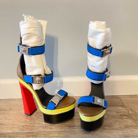 Versace high heels - Picture 2 of 5